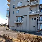 Tzonevi 3*