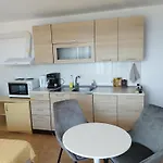 Tzonevi Gæstehus 3*