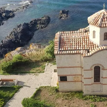 Tzonevi 3* 소조폴