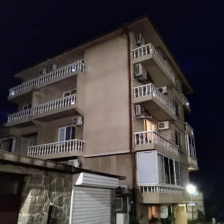 Tzonevi 3*